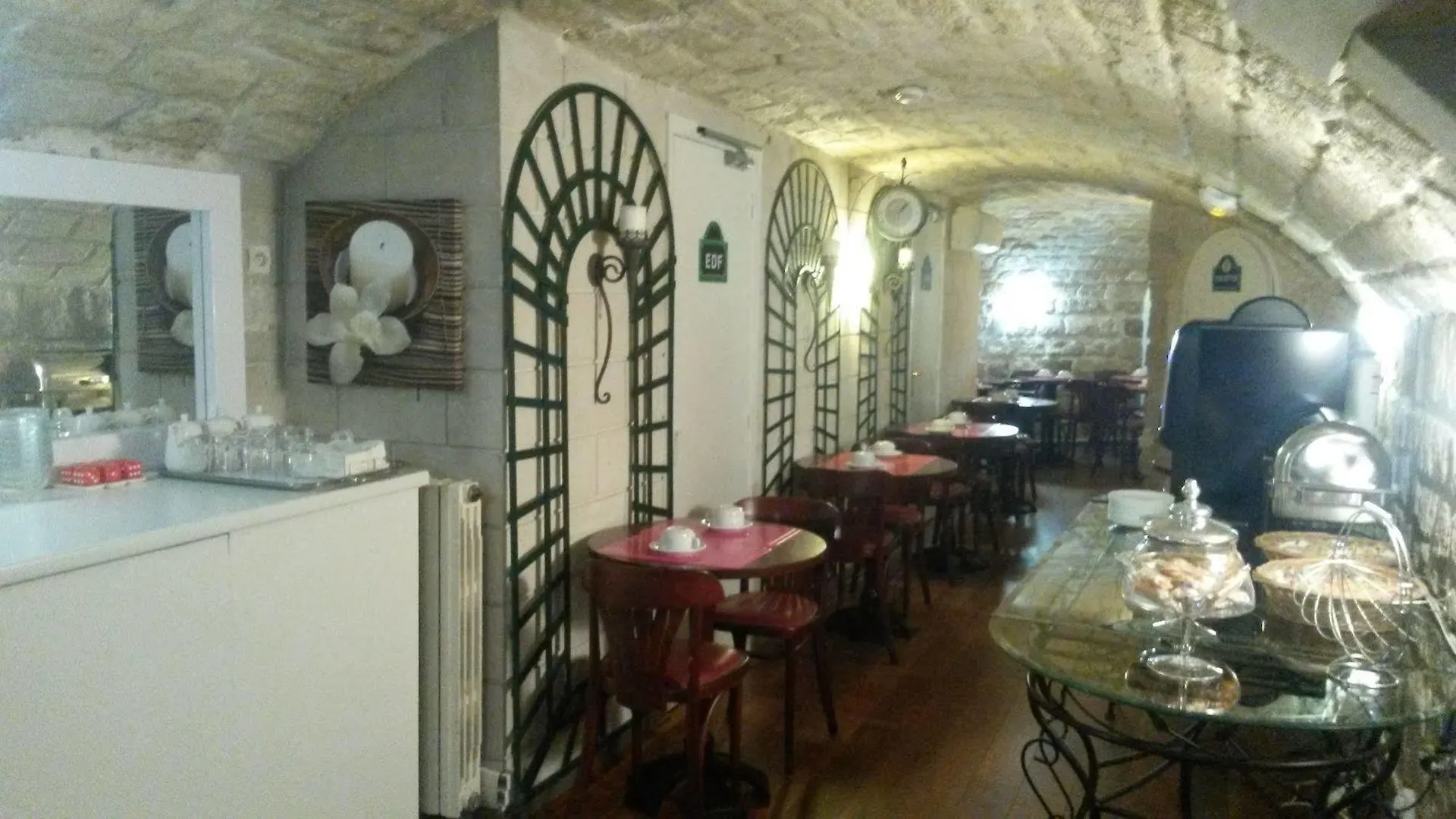 Hotel Monceau 2*